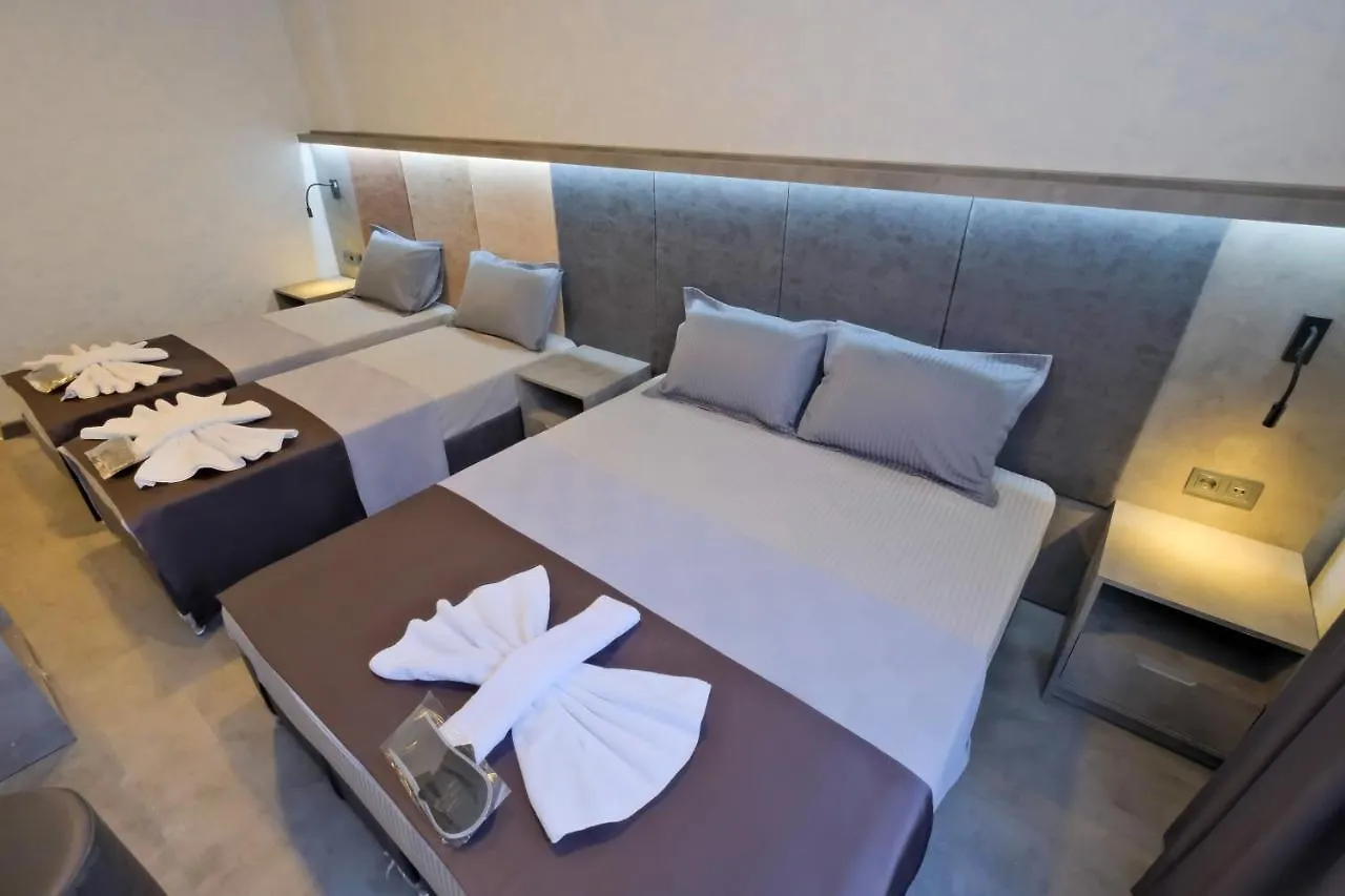**  The Queen Hotel İstanbul Türkiye
