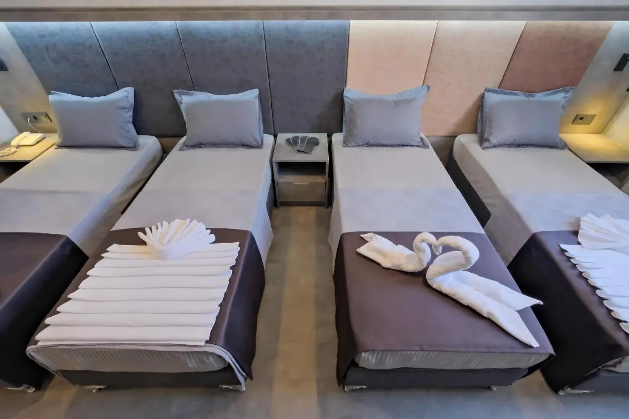 The Queen Hotel İstanbul 2*,  Türkiye