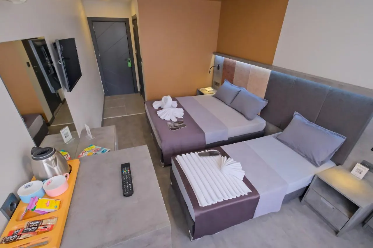 **  The Queen Hotel İstanbul Türkiye